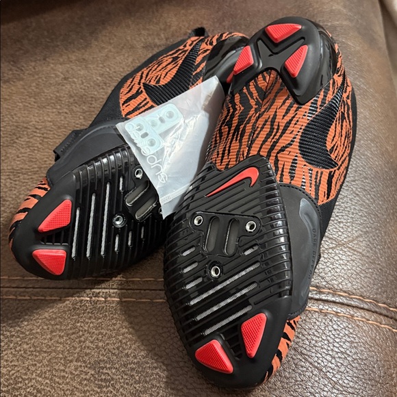 NIKE
Nike "SuperRep Cycle" W - Black / Phantom - Picture 7 of 7